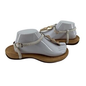Vionic White Gold Embellished Rest Nala T-Strap Flat Sandals Size 8 Wide Women’s